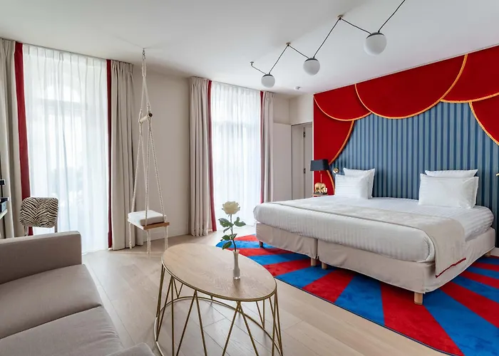 מלון Astra Opera - Astotel 4*