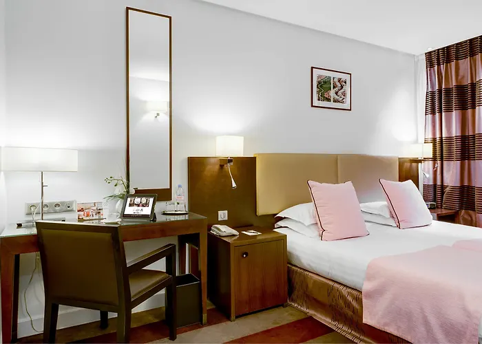 Astra Opera - Astotel 4*